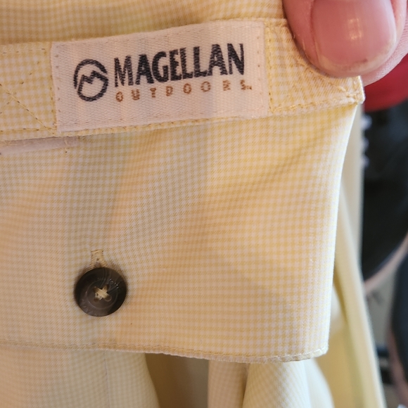 Mens Magellan button down size medium color is yellow and in great shape. - Picture 3 of 4